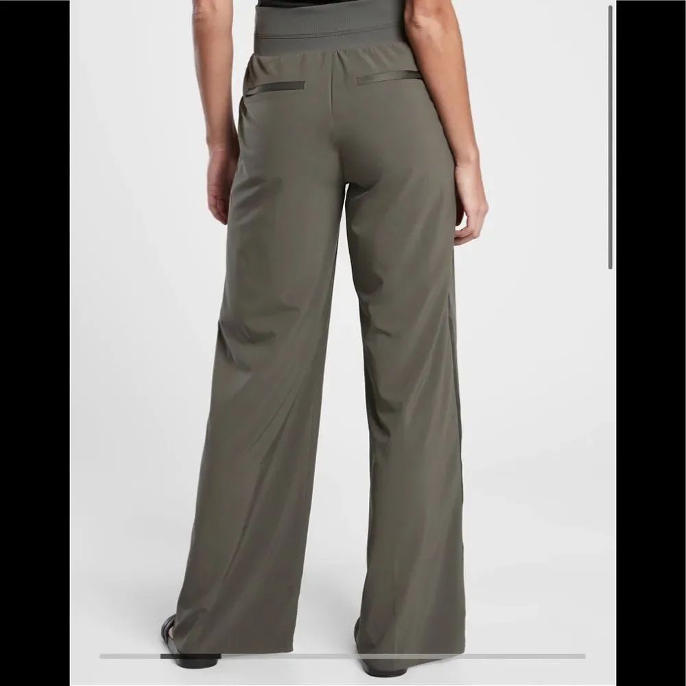 Athleta Nolita Wide Leg Pant NWT Size 26  Mountain Olive Sculptek - Picture 2 of 15